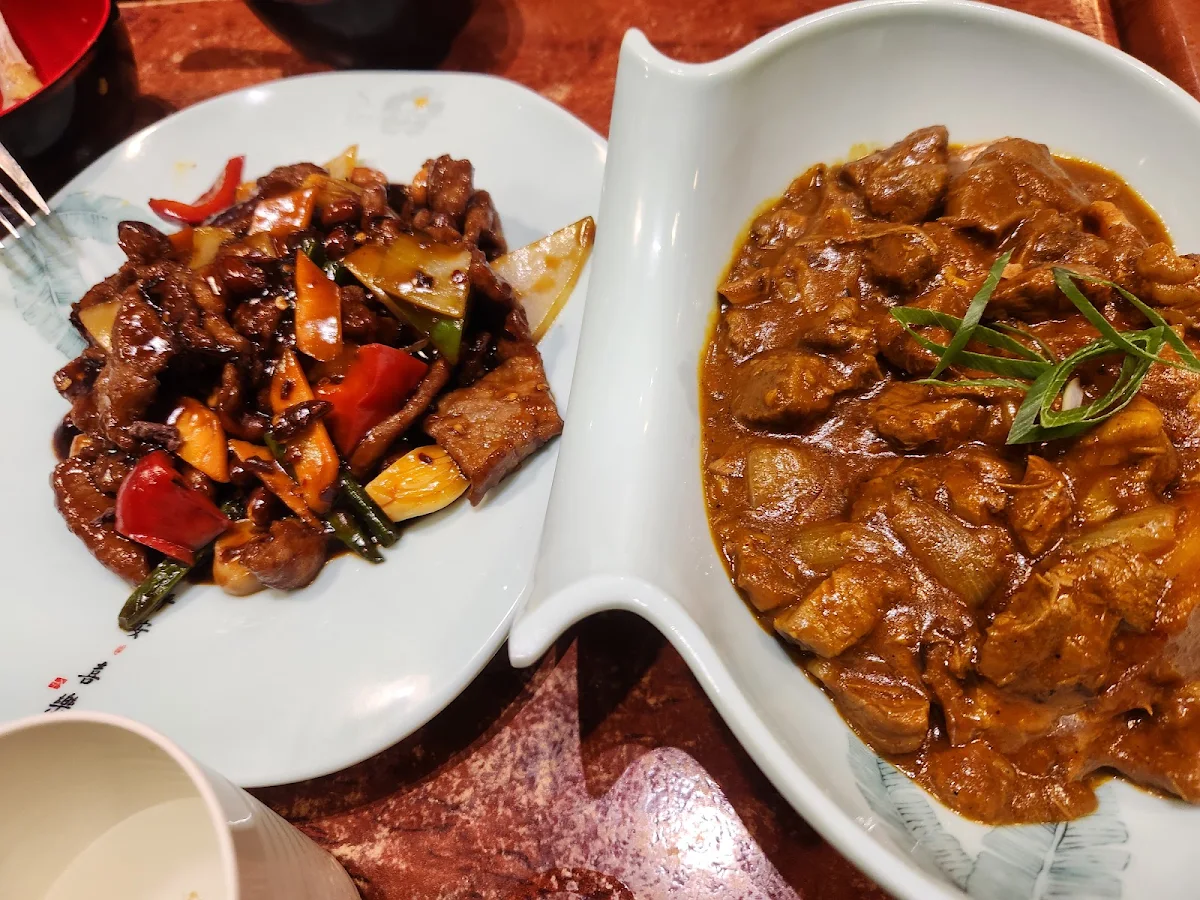 Spicy Beef and Peanuts Lamb Curry, Sri Mahkota Malaysian Cuisine