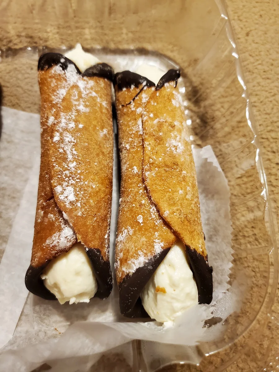 Chocolate Chip Cannoli