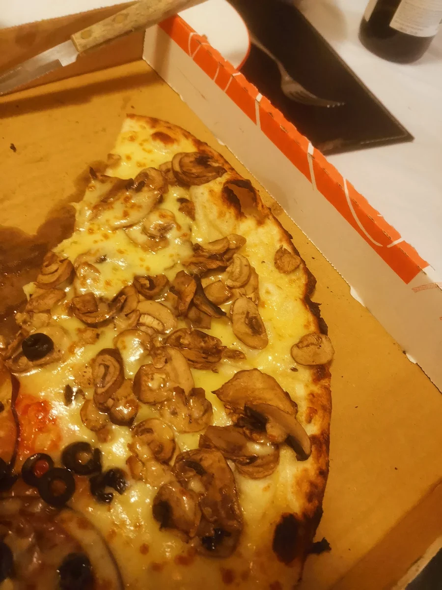 Truffle Funghi Pizza DF