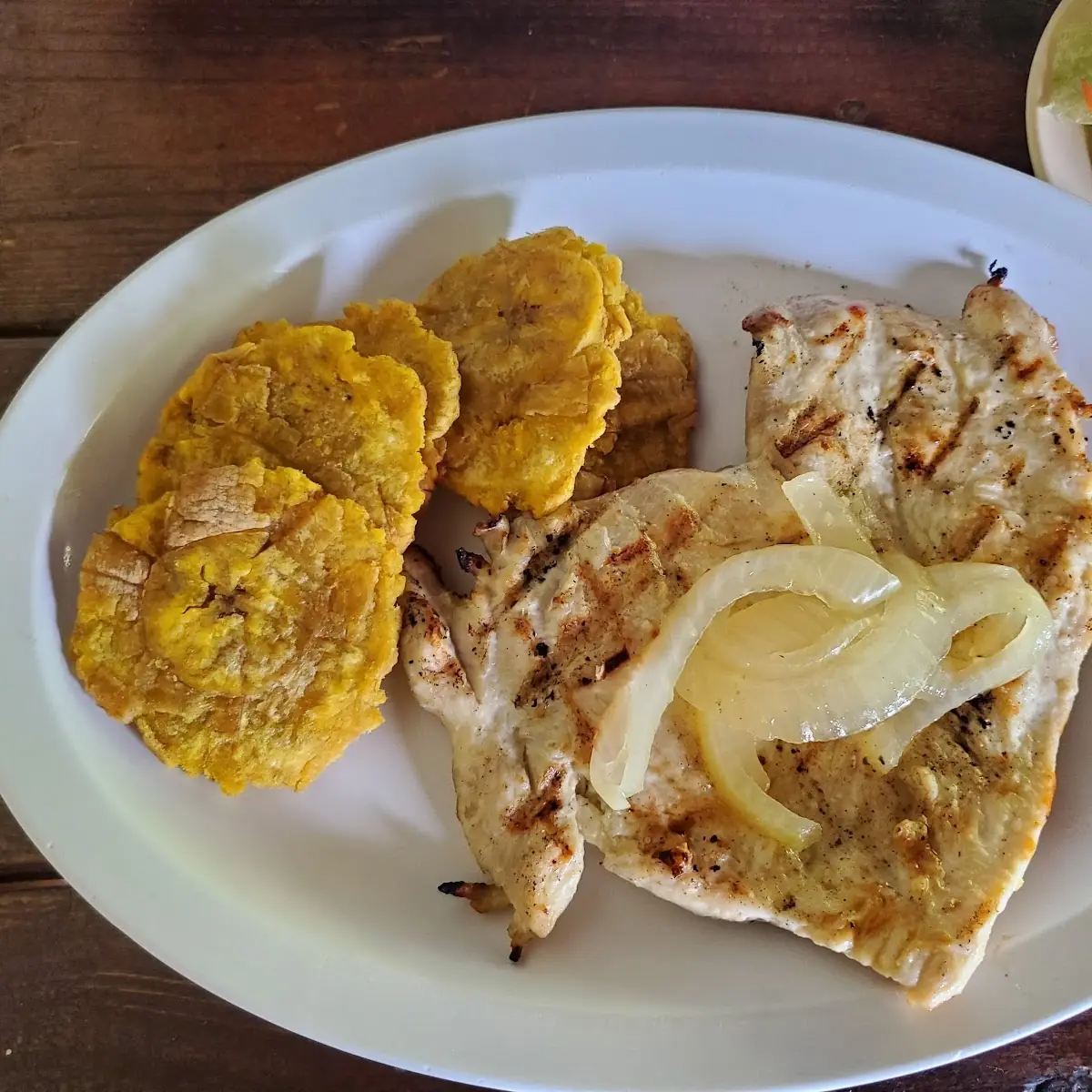 Bistec Encebollado Con Arroz Blanco