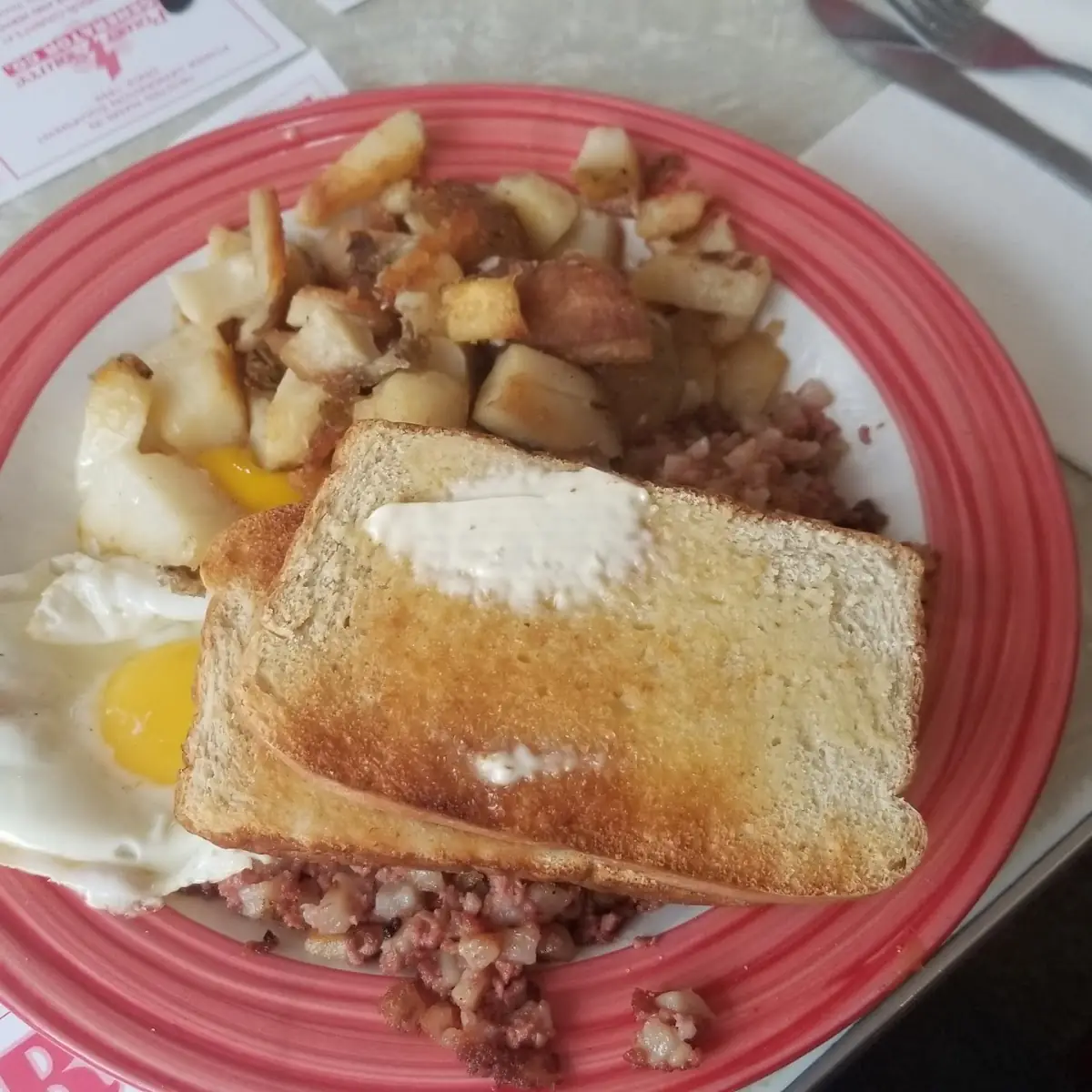 Corned Beef Hash Served w Eggs & Toast