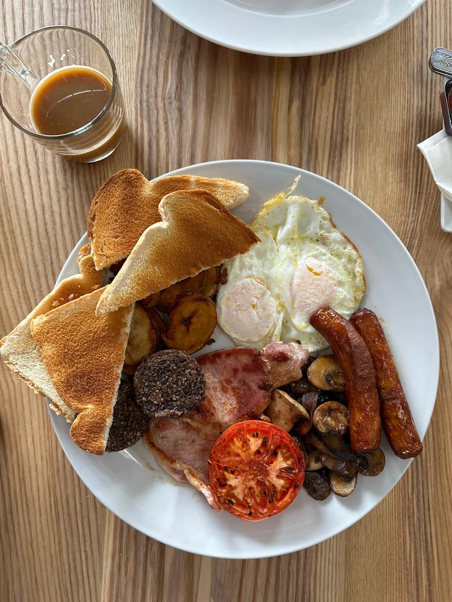 Highlights, Shannon's Kitchen and Irish Pub