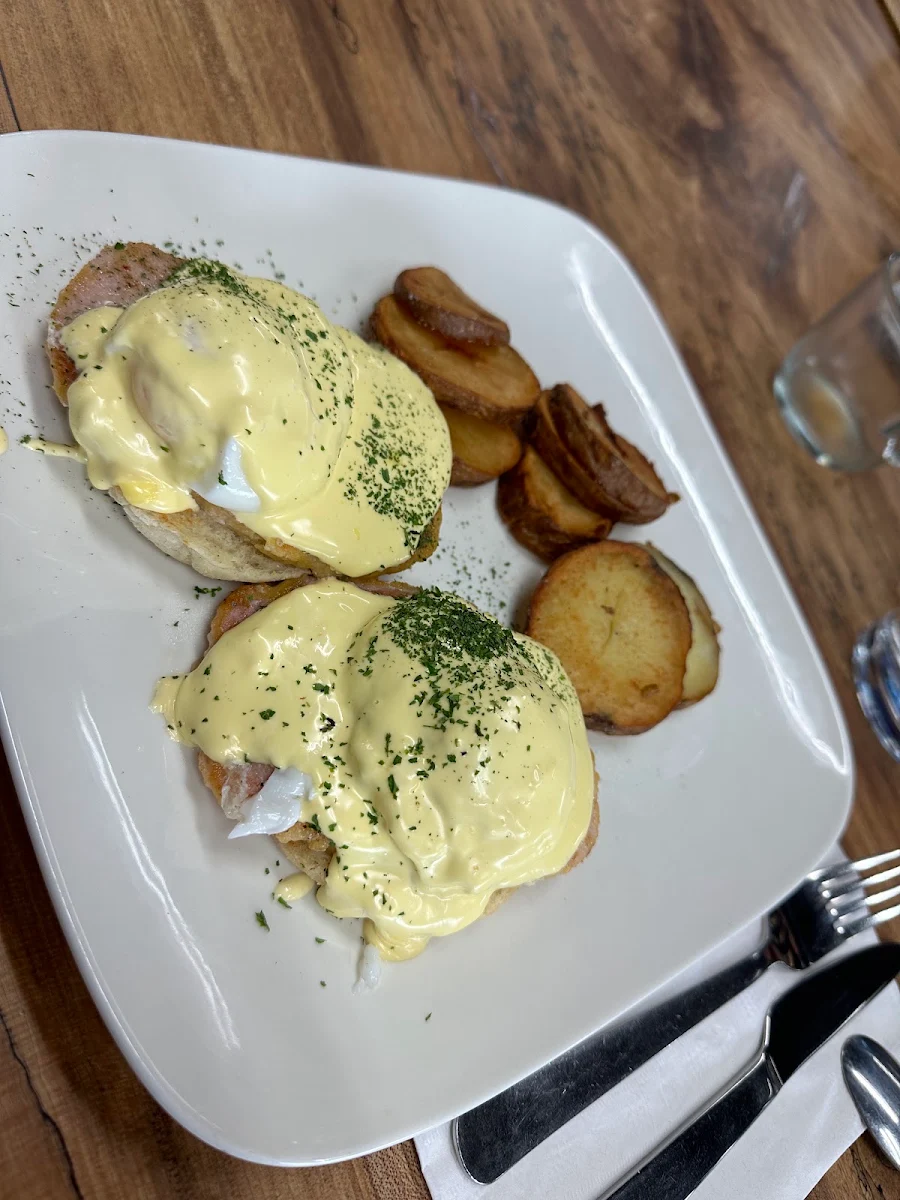 Highlights, Shannon's Kitchen and Irish Pub