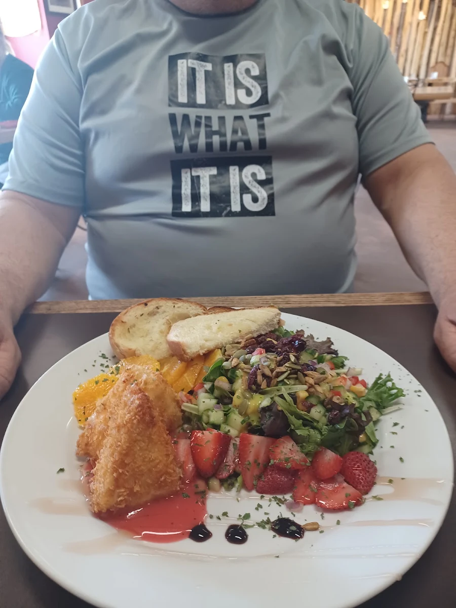 Tossed Salad with Fruit, Shannon's Kitchen and Irish Pub