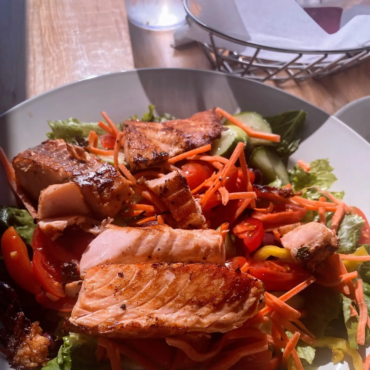 Grilled Salmon Salad