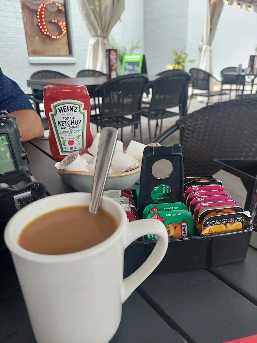 Coffee, Gabriel Pizza