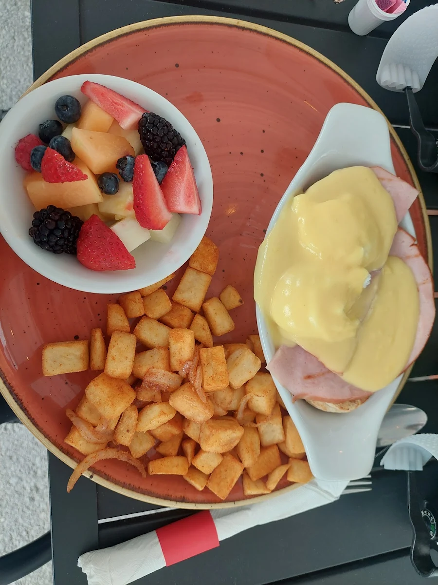 Eggs Benedict, Gabriel Pizza
