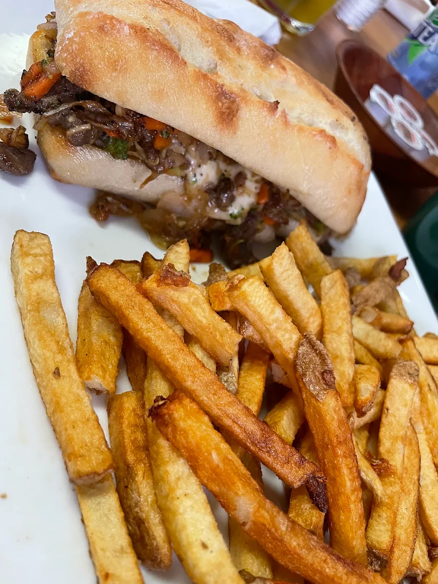 Chers Sandwich, 331 Atherley Diner