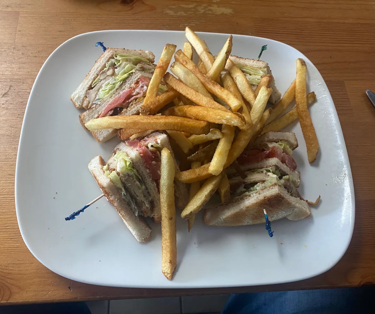 Highlights, 331 Atherley Diner