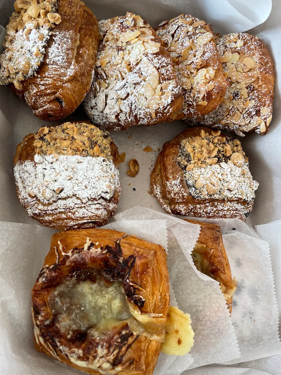 Croissant Pain Au Chocolat Split Pack