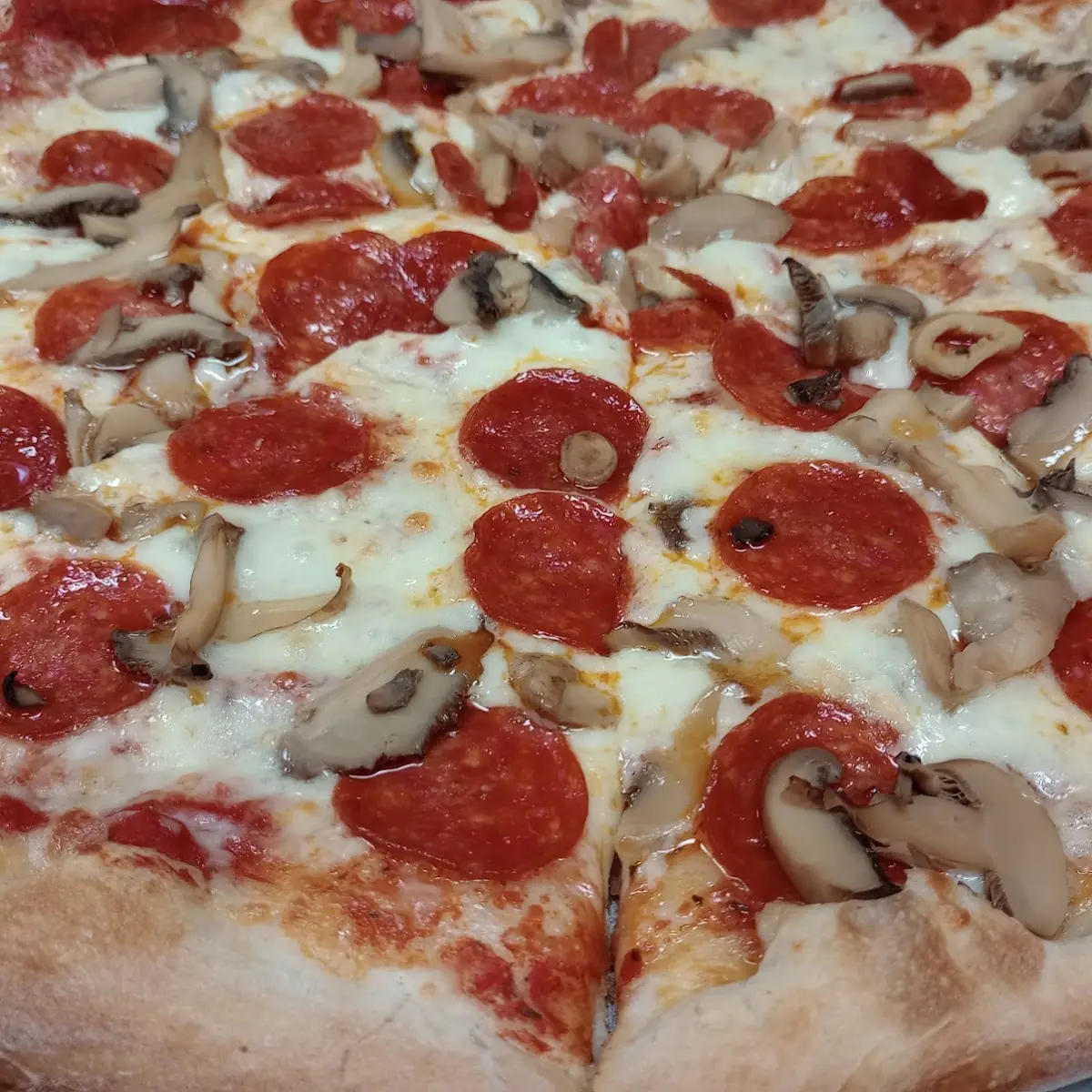 Pepperoni & Mushroom Pizza