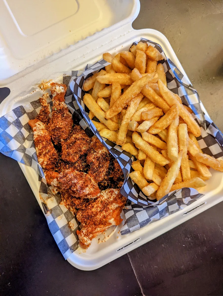 Devil's Ranch Chicken Wings, M N' A Wings Corner N' Pizza