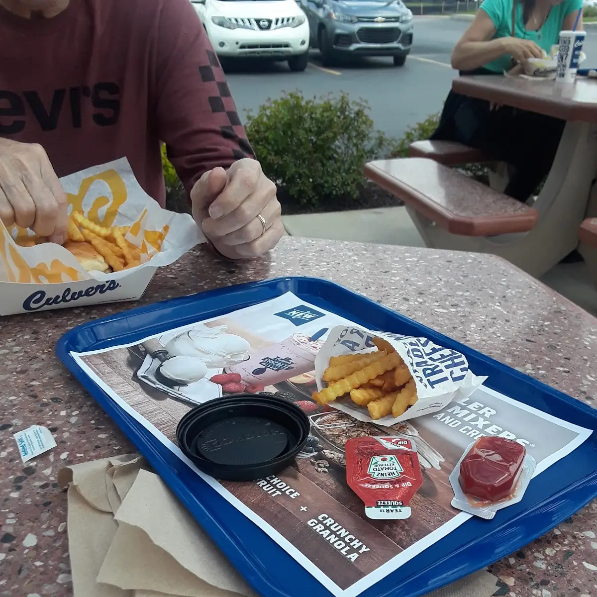 Single Cheeseburger Basket