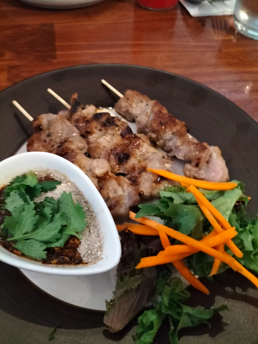 ข้าวเหนียวหมูย่าง