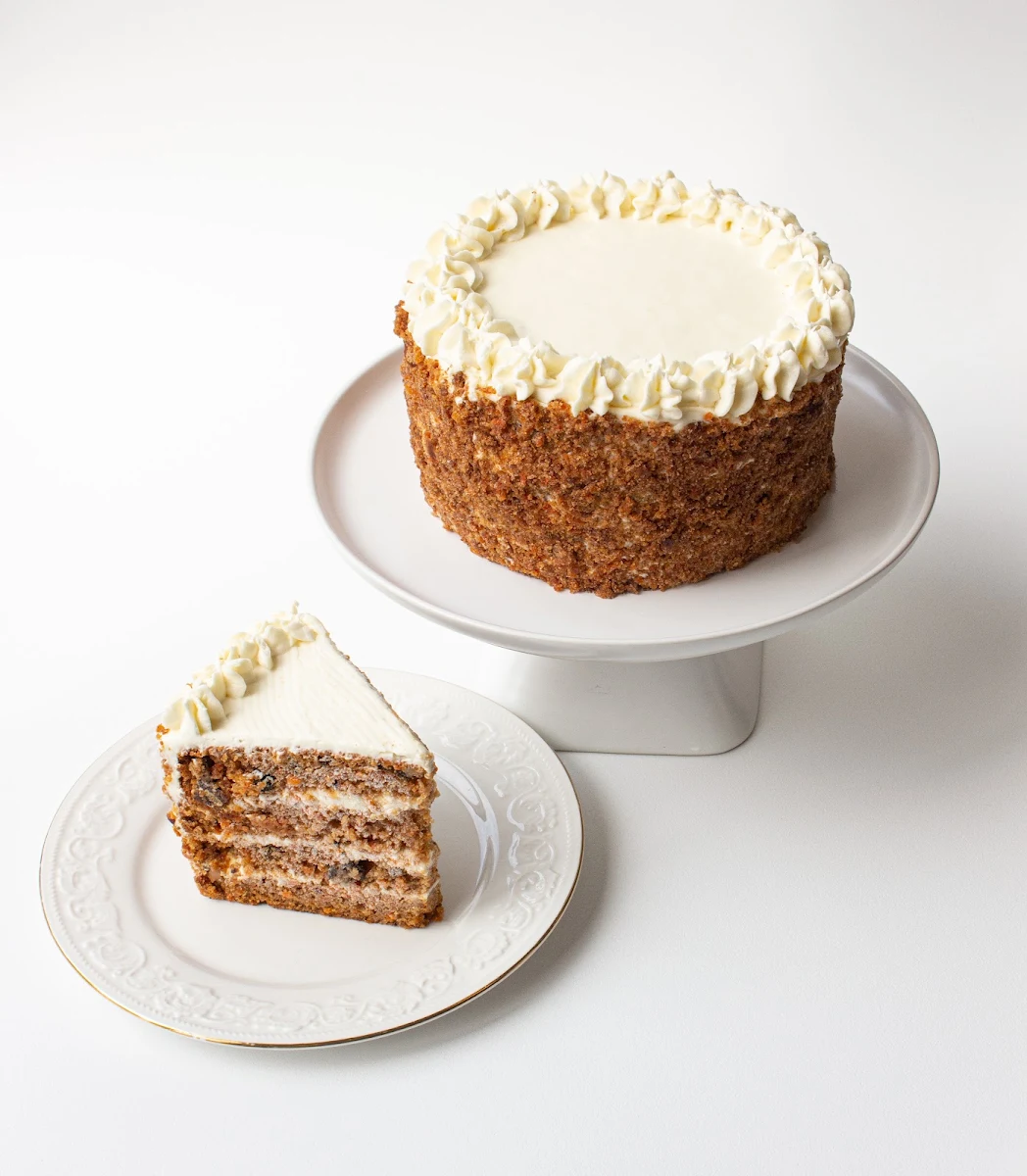 Graduation Cakes 8 Carrot Cake Flavor