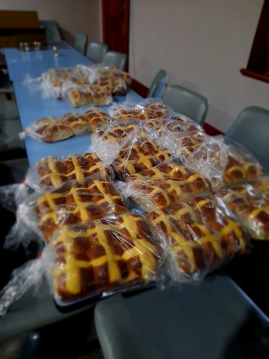 Hot Cross Buns for Everyone, Walcha Road Hotel