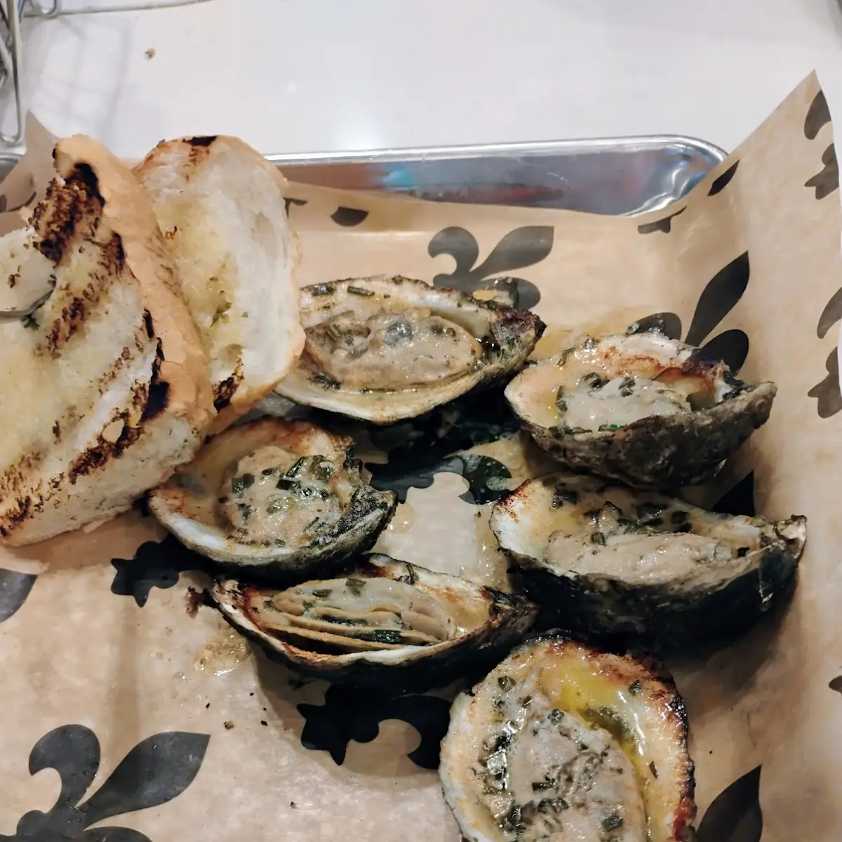 Baked Oysters with Garlic Bread