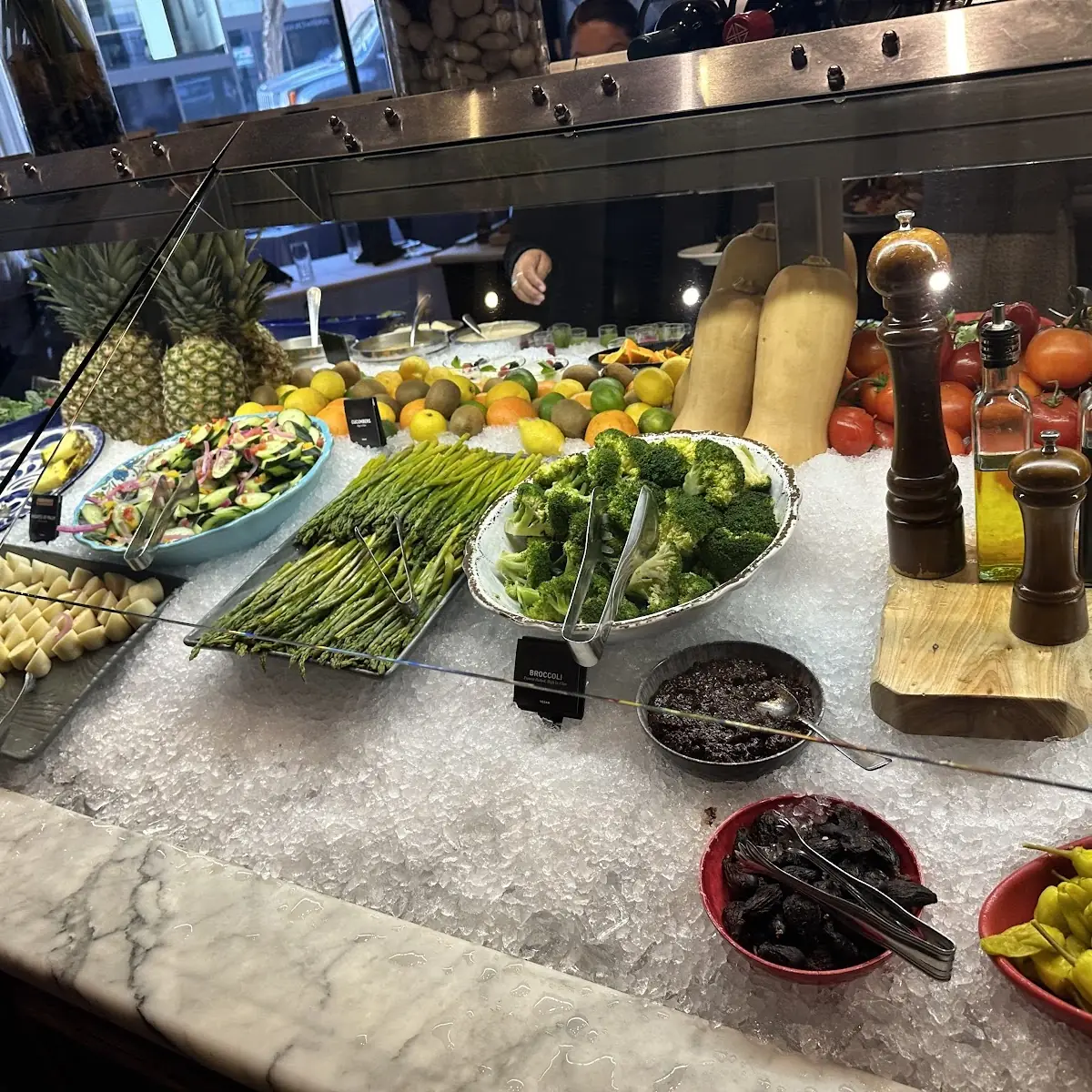 Fresh Market Table Salad Bar