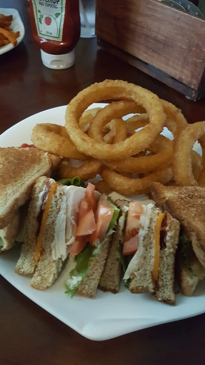 Club Sandwich with Onion Rings