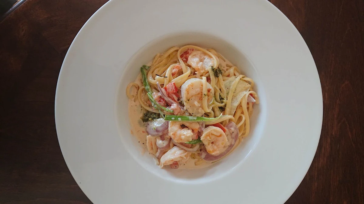 Seafood Linguine, Henley House Pub And Restaurant