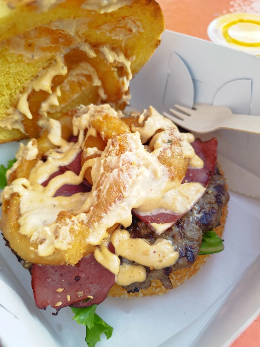 B12 Burger, B12 Burger NDG