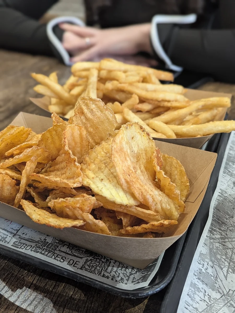 Chips Maison, B12 Burger NDG