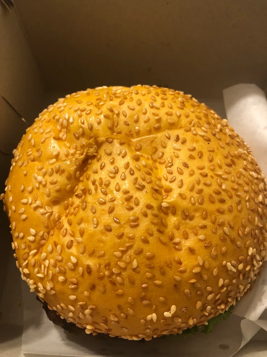 Classic Burger, B12 Burger NDG