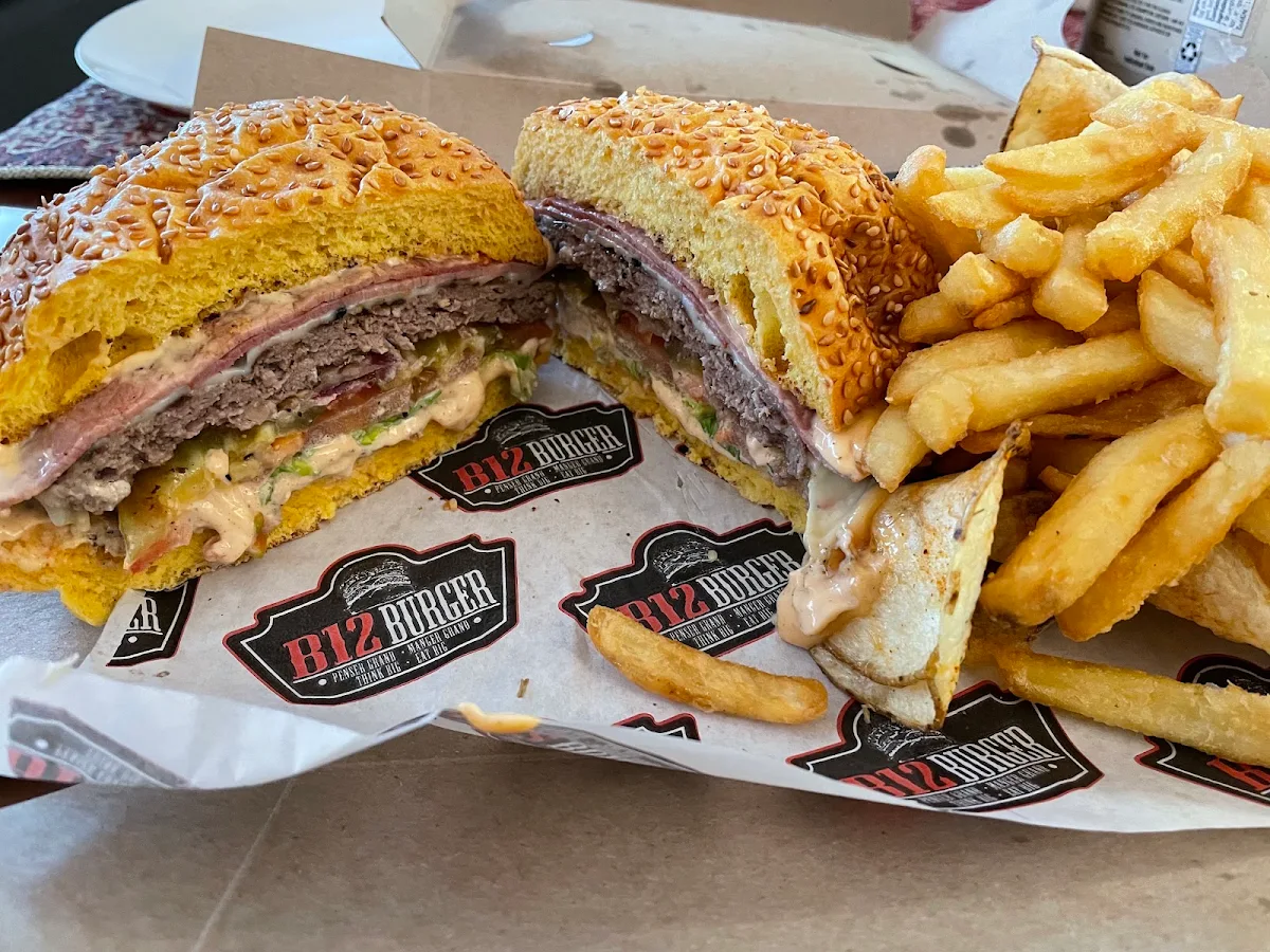 Highlights, B12 Burger NDG