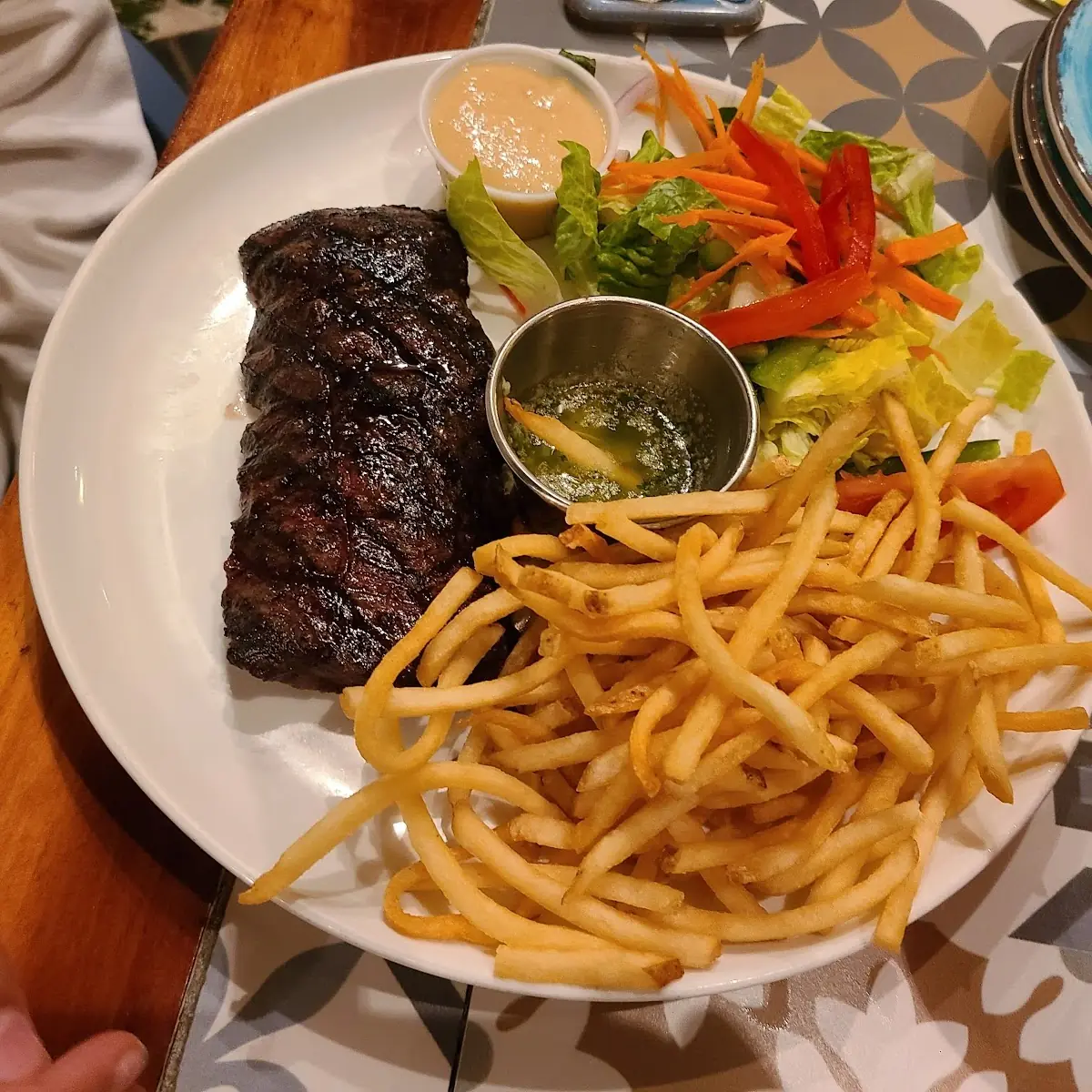 Churrasco Al Chimichurri Con Papas Fritas
