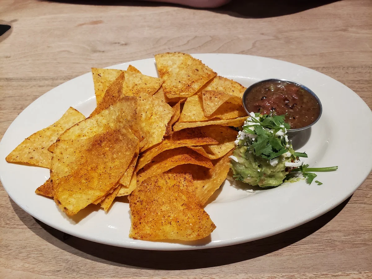 Housemade Guacamole & Chips