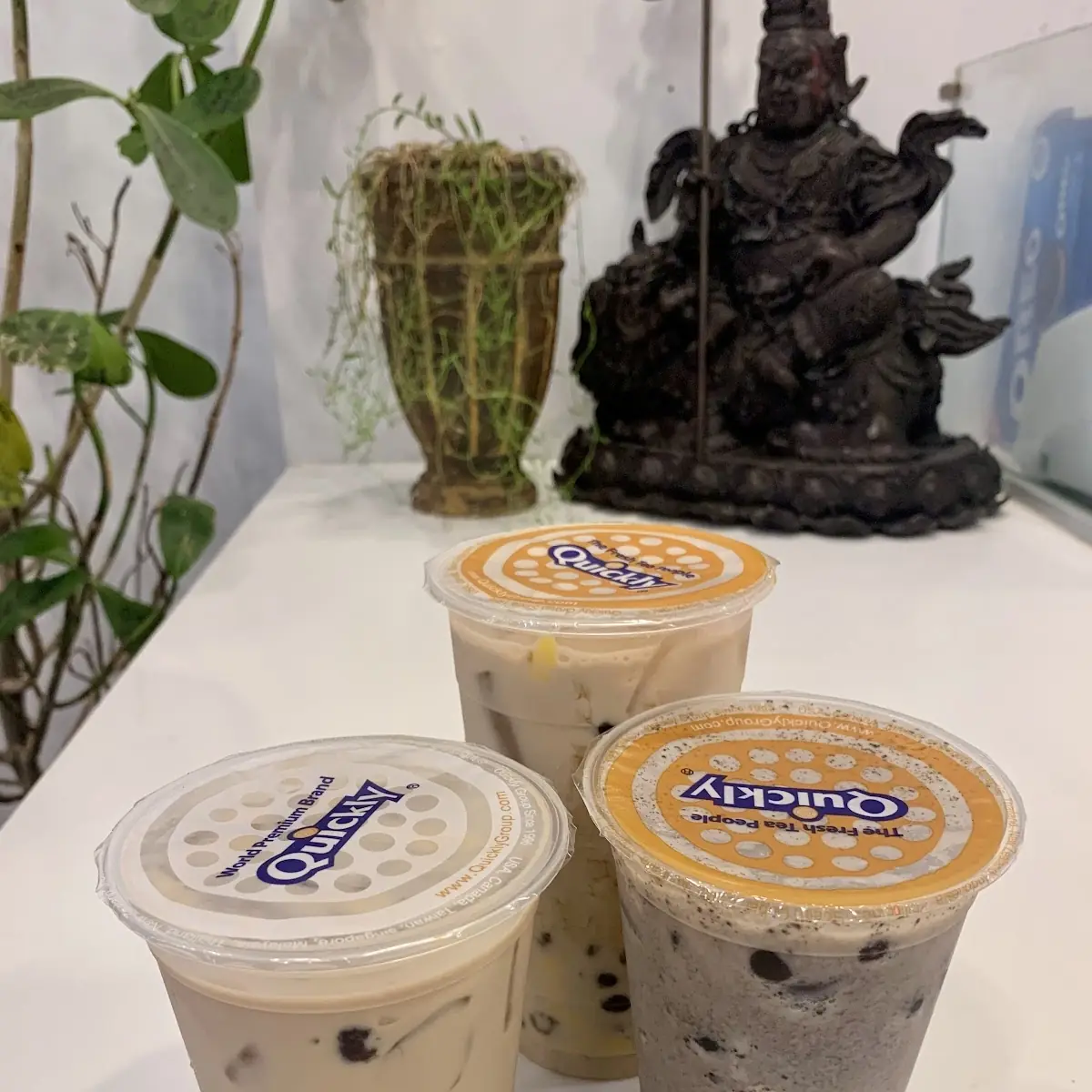Roasted Oolong Milk Tea with Boba
