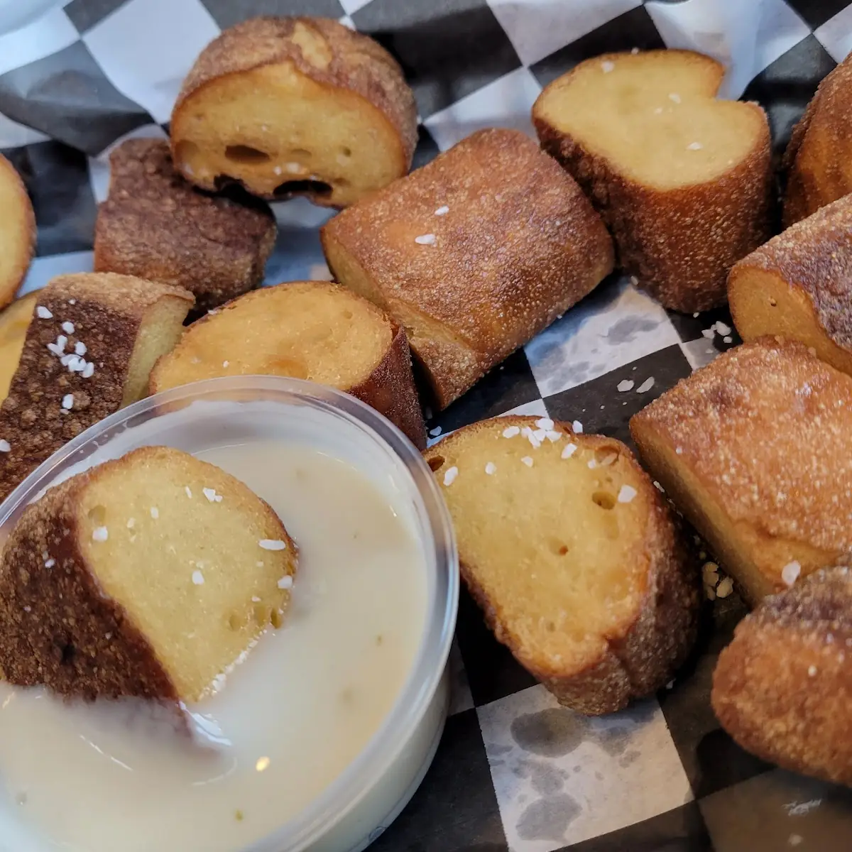 Pretzel Bites & Queso