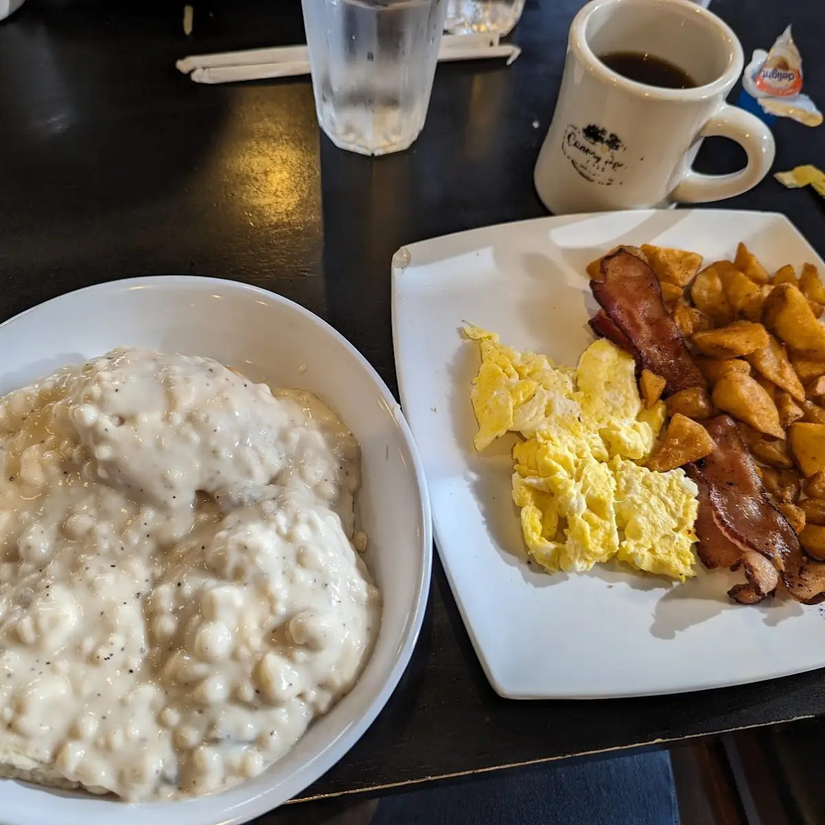 Biscuits Gravy