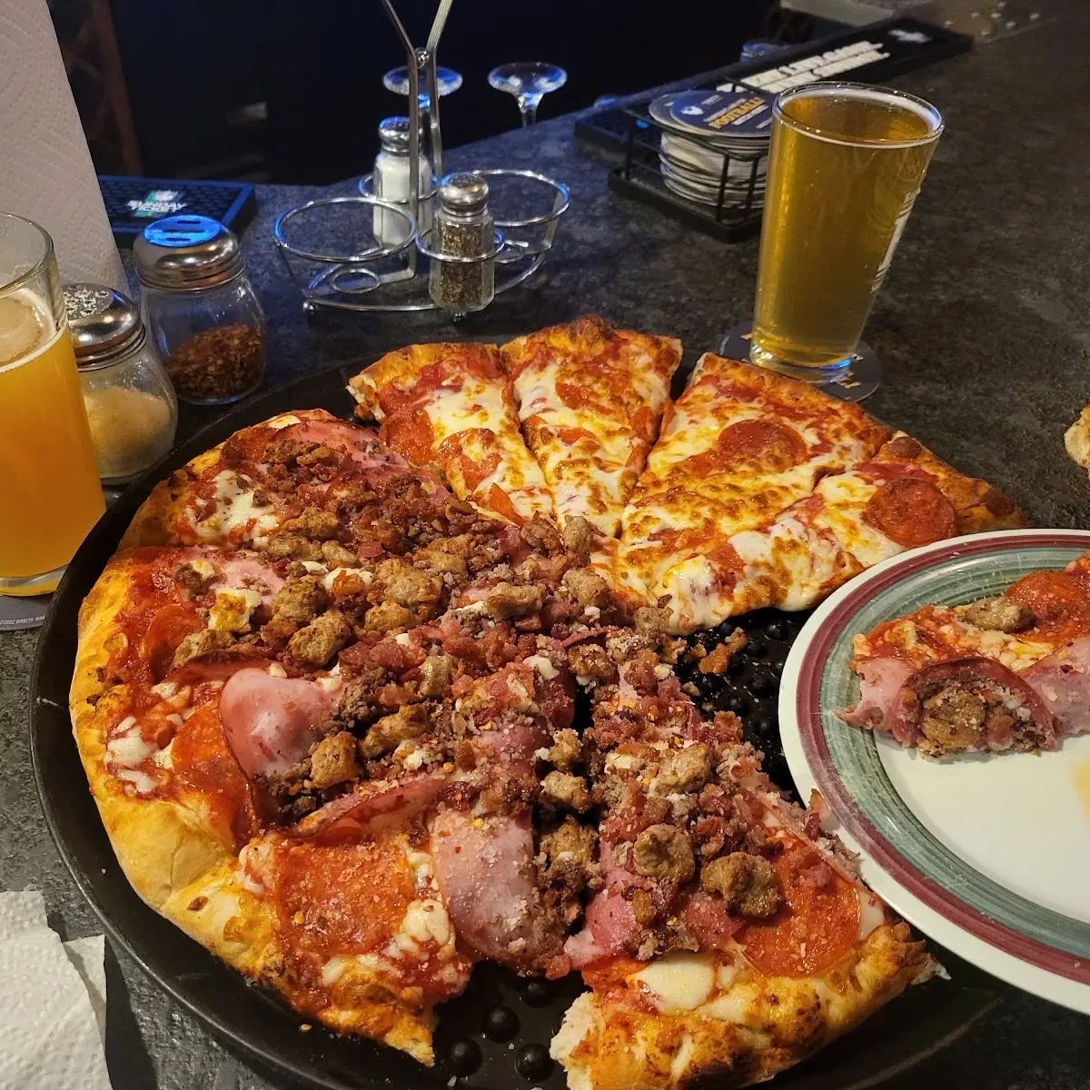 Meat Lover's Pizza Pepperoni Double Cheese