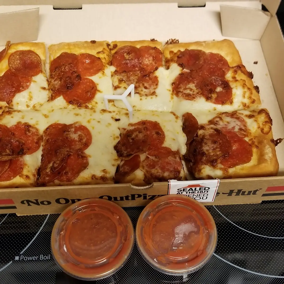 Detroit Style Deep Dish Pizza
