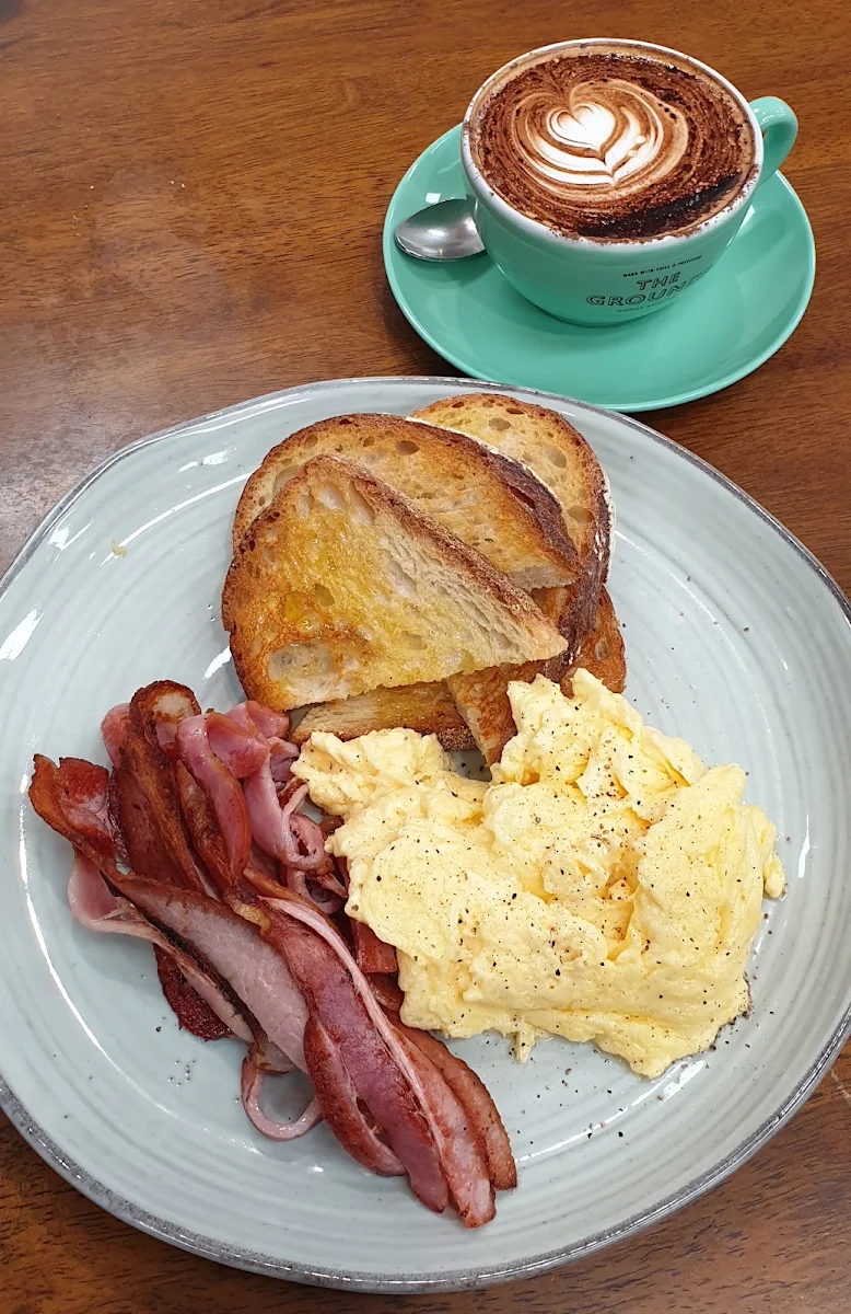 Bacon Eggs Roll and Coffee Combo, Badmanner