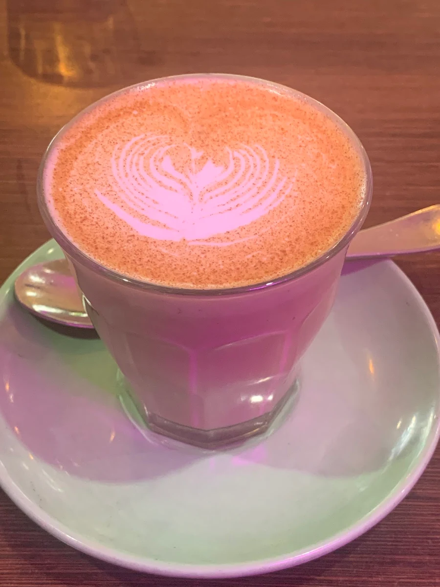 Chai Latte, Badmanner