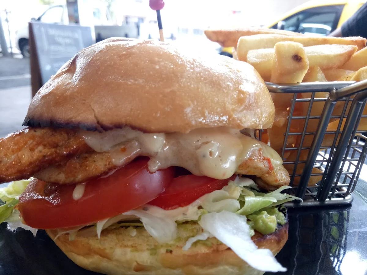 Portuguese Chicken Burger, Badmanner