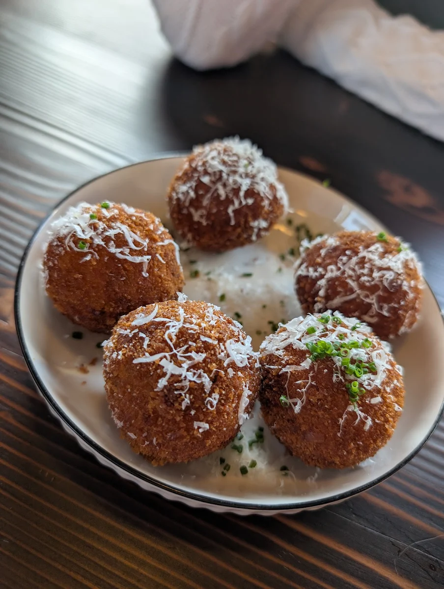 Arancini, Sasso Pizza Market & Bar