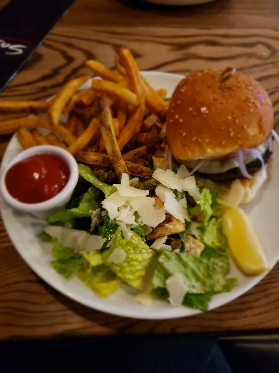 Build Your Burger, Sasso Pizza Market & Bar