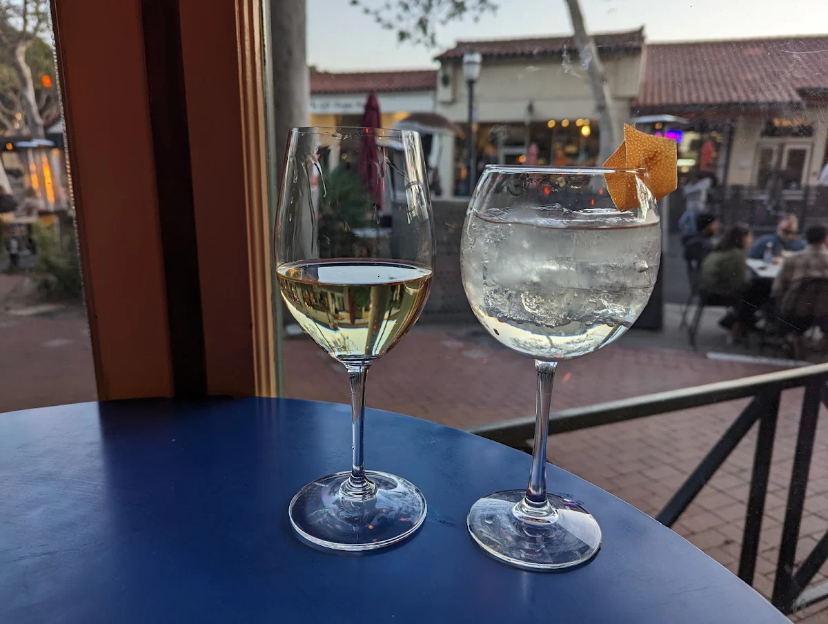 Muscatel and Seasonal Gin & Tonic