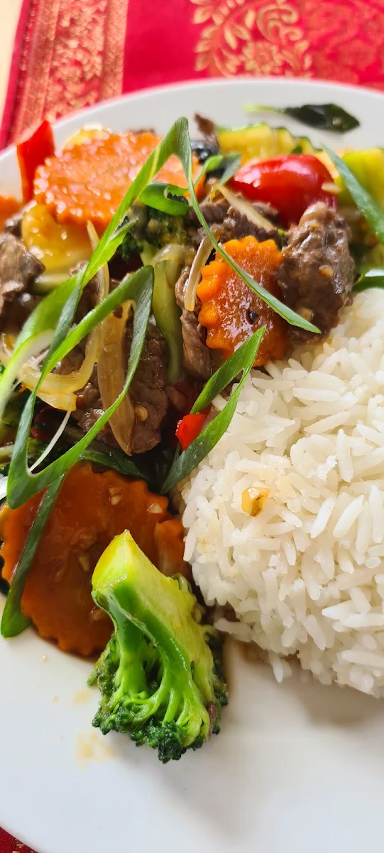 Chilli Basil Beef, Hot Wok Thai