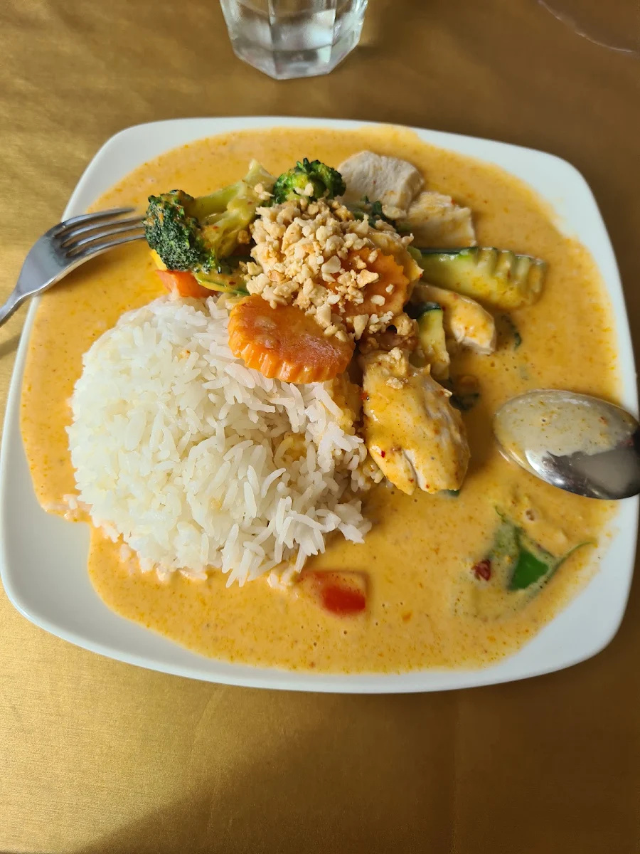 Penang Curry Chicken, Hot Wok Thai