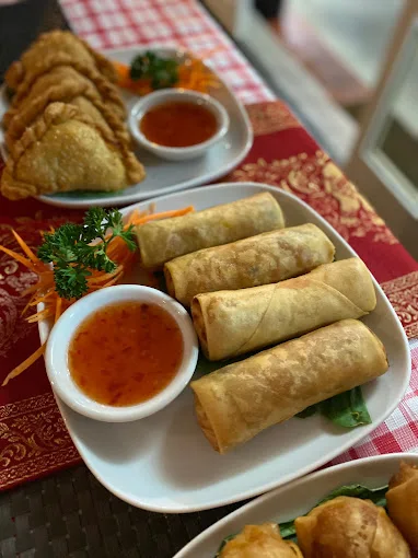Spring Rolls, Hot Wok Thai