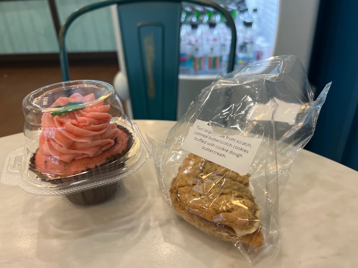 Red Velvet Cake and Oatmeal Cookie