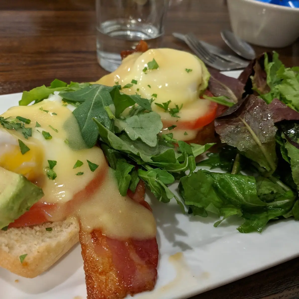 Eggs Benedict - blt