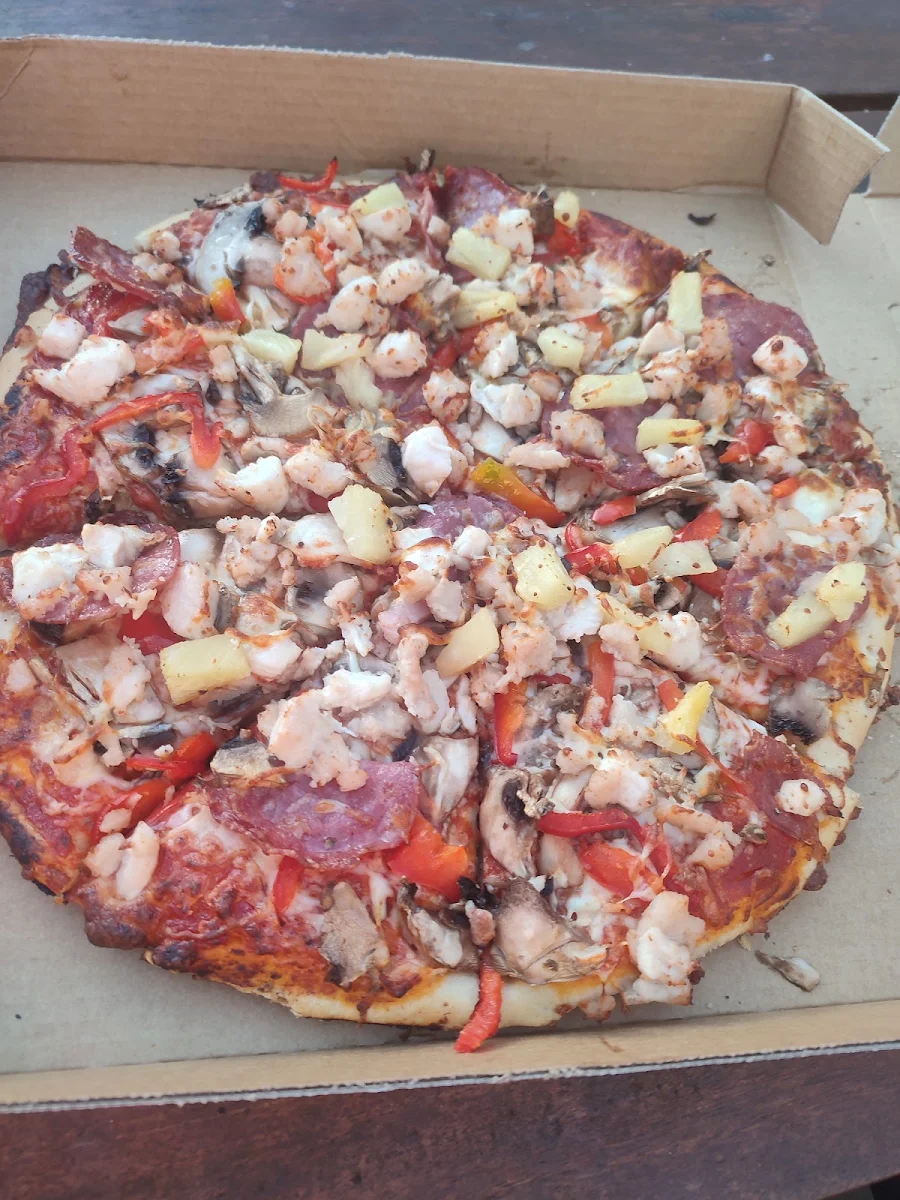 Large Chicken BBQ Pizza, Beach Road Pizza