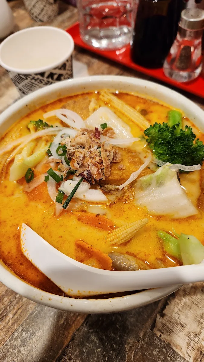 Laksa with Veggie and Choice of Beef Chicken or Tofu GÀ Bò Đậu Hủ, Phở More Moorebank