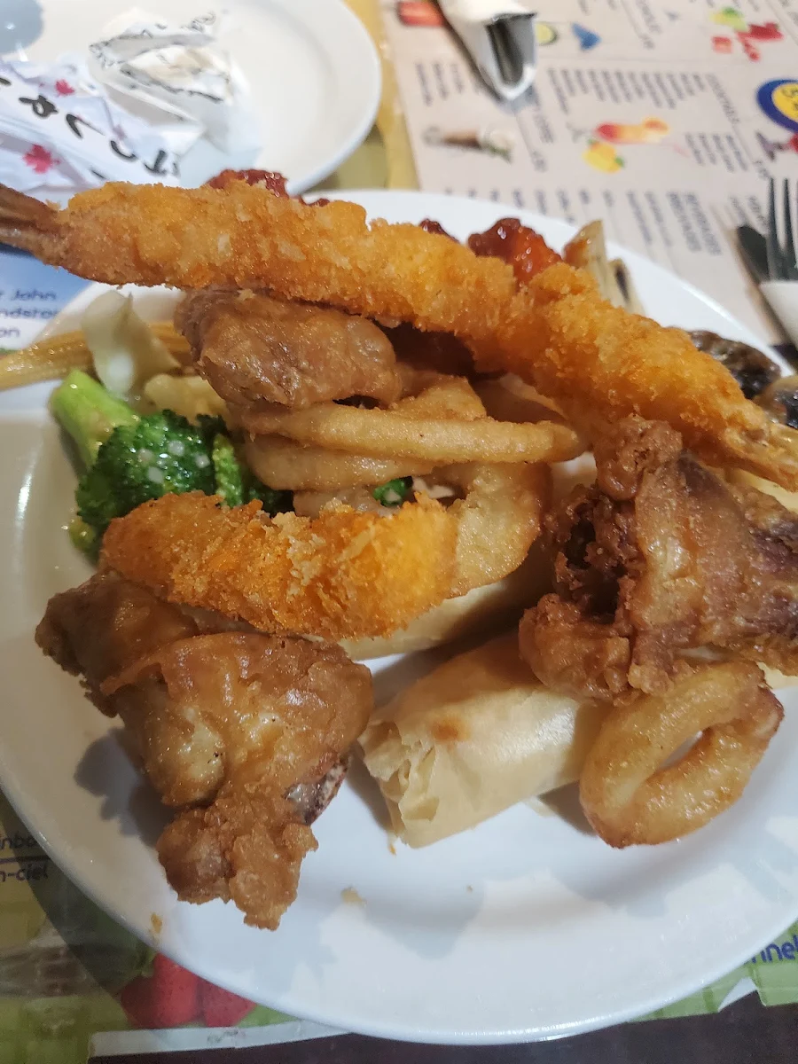 Chicken Wings, Maple Leaf Queen's Buffet