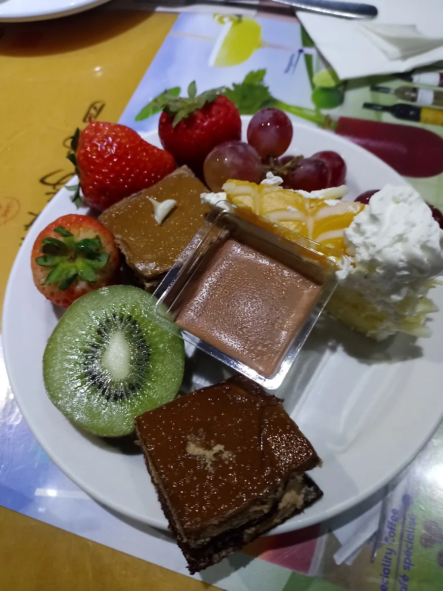 Dessert Fruits and Cakes, Maple Leaf Queen's Buffet